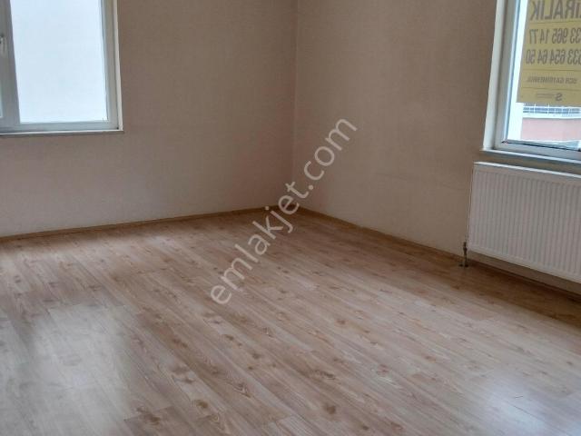 İstasyon Mah. Gazi Mustafa Kemal İlkokul Yanı Kiralık 3+1 Daire