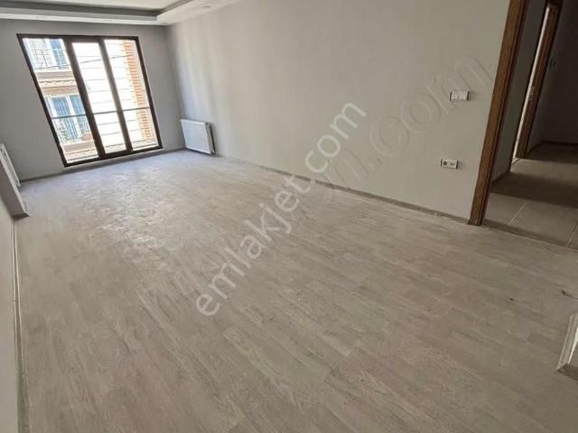 İstasyon Mah. Taştepe'de 2+1 Satılık 105m2 Ara Kat Daire