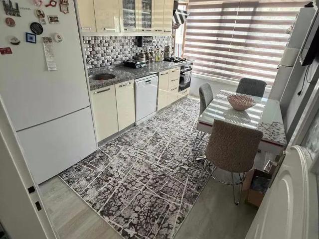 İstasyon'da 3+1 Asansörlü Full Yapılı Ara Kat Satılık Daire!