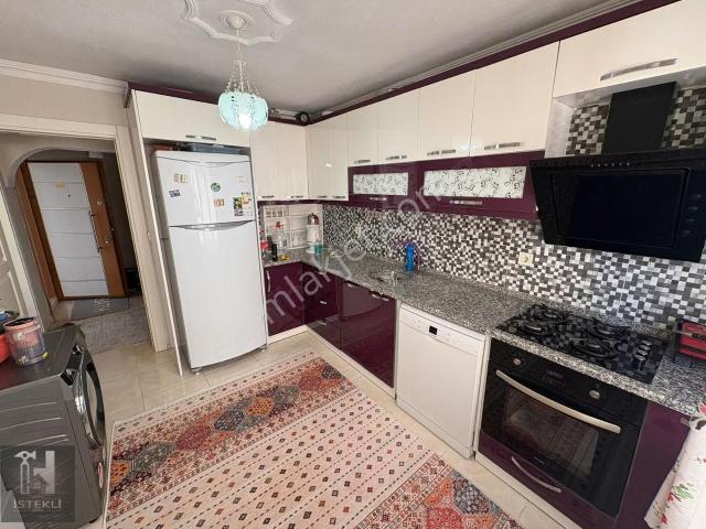 İstekli Emlak'tan Cuma Pazarı Altı Full Eşyalı 3+1 Daire