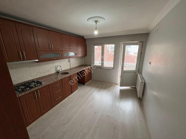 İstekli Emlak'tan Soma Belediyesi Karşısı Kiralık 2+1 Daire