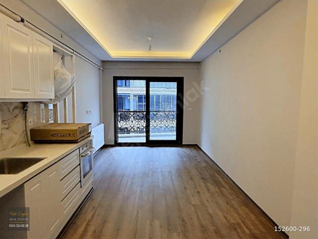 İSTER OTURUM İSTER YATIRIMLIK LÜX 1+1 GENİŞ BALKONLU SIFIR DAİRE