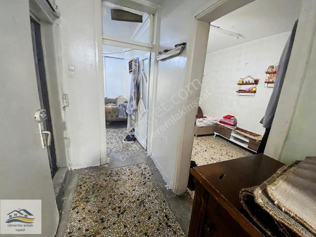 İstiklal De 90m 3 Katlı,ana Cad. Yanı, Yalıtımlı