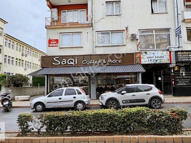 İstiklal Caddesinde Kiracılı Yüksek Getirili Satılık Dükkan