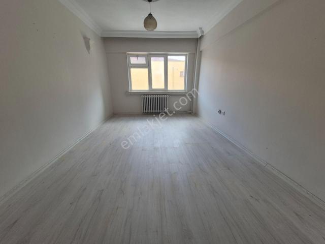 Odunpazarı İstiklal Mah Çarşı Merkez M.s.d.ğ 1+1 55 M2 Sho 3