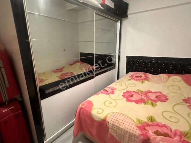 İstiklal Mahallesi Satılık 3+1 Ferah Ara Kat Daire