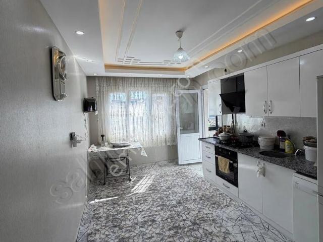İstiklal Mahallesinde Uzay Çatılı Pazar Yakını 2+1 Satılık Daire