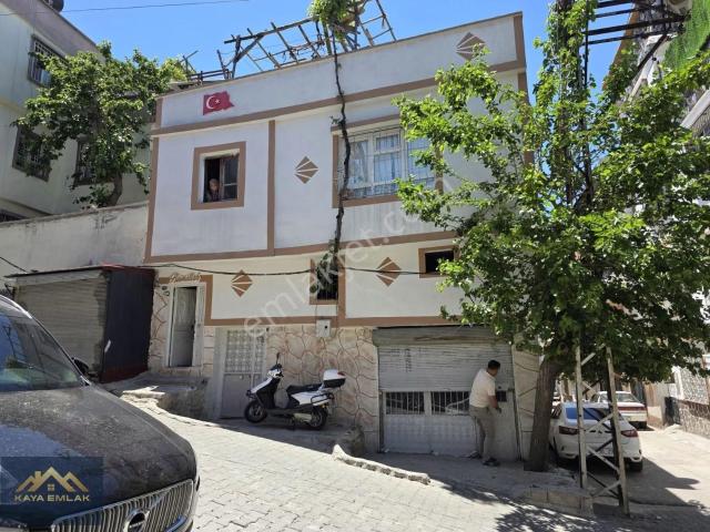 İstiklal'de 2 Katlı Köşe Başı Müstakil Ev
