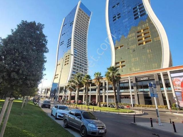 İstmarina Kiralık Deniz Manzaralı Köşe Daire
