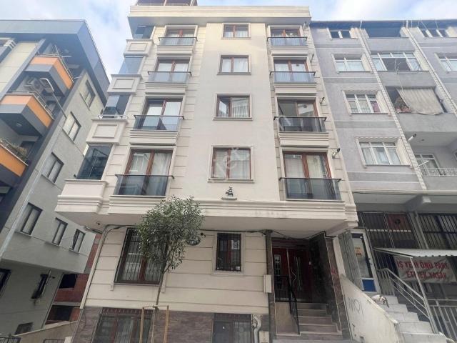 İsa Emlakdan Hürriyette 10 Yıllık Kullanışlı 5+1 Dublex Daire