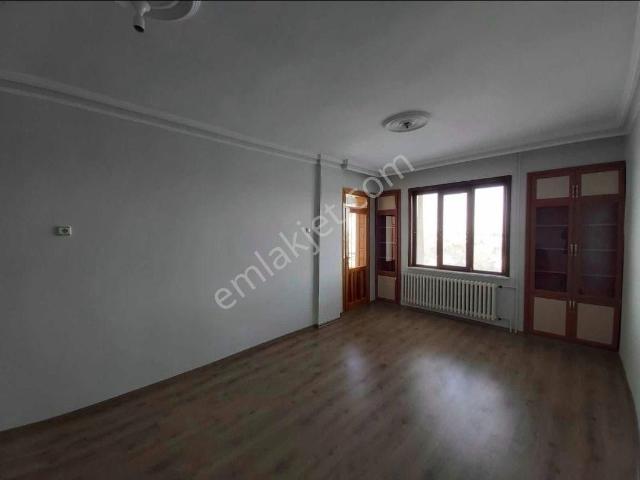 İsa Kavak Gayrimenkul’den Kiralık 3+1 Daire – Selçuklu/bedir
