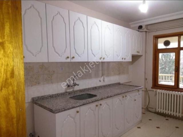 İsa Kavak Gayrimenkul’den Kiralık 3+1 Daire – Selçuklu/feritpaşa