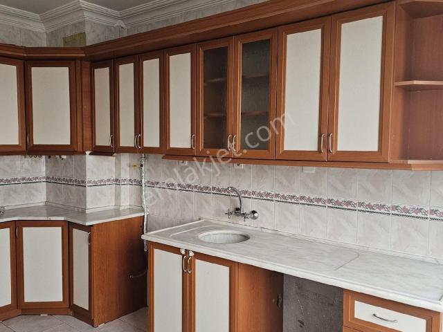 İsa Kavak Gayrimenkul'den 3+1 Kiralık Daire /