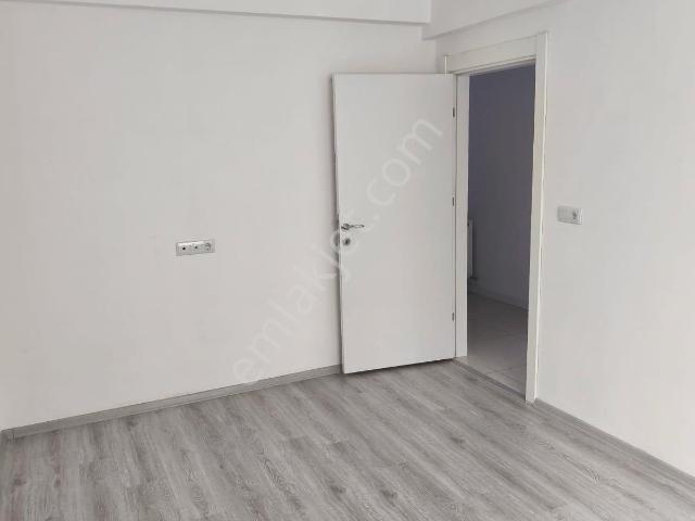 İsa Kavak Gayrimenkul'den 3+1 Kiralık Daire Kulu Cami Kebir