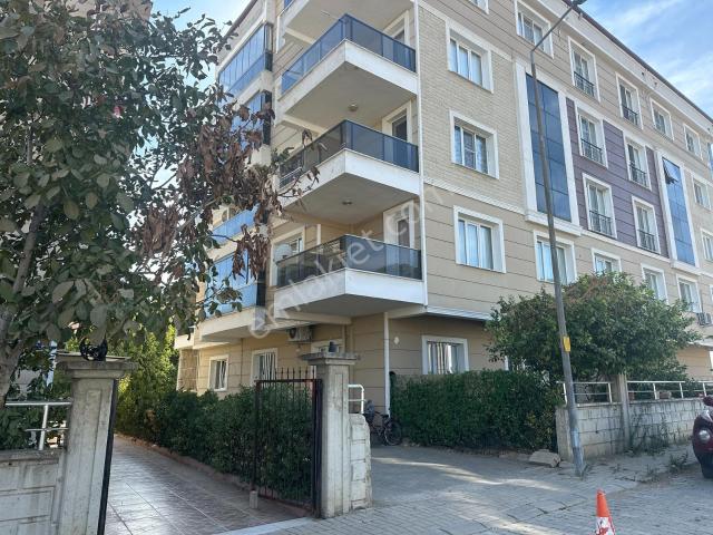 İsabeylide Satılık Doğalgazlı 2+1 Büyüklüğünde 1+1 Daire