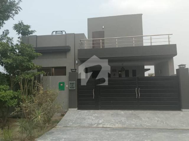 I sale 8 marla single storey slightly used house in bahria orchard lahore. Phase 2 j block