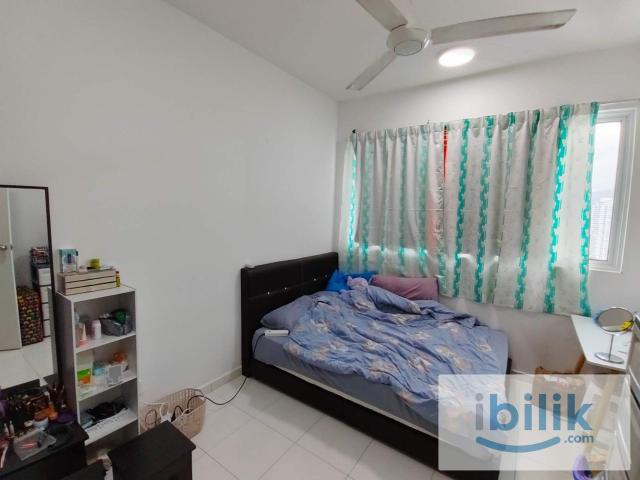 i Santorini Aircond Fully Furnished Master Room included utilities Private Bathroom MIX GENDER