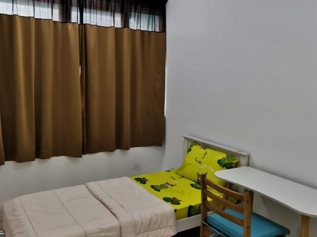 i Santorini Aircond Fully Furnished Middle Room included utilities Share Bathroom MIX GENDER