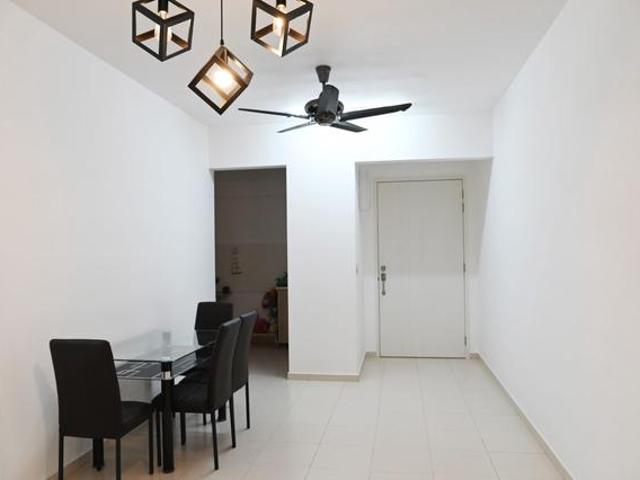 I Santorini Partial Furnished High Floor