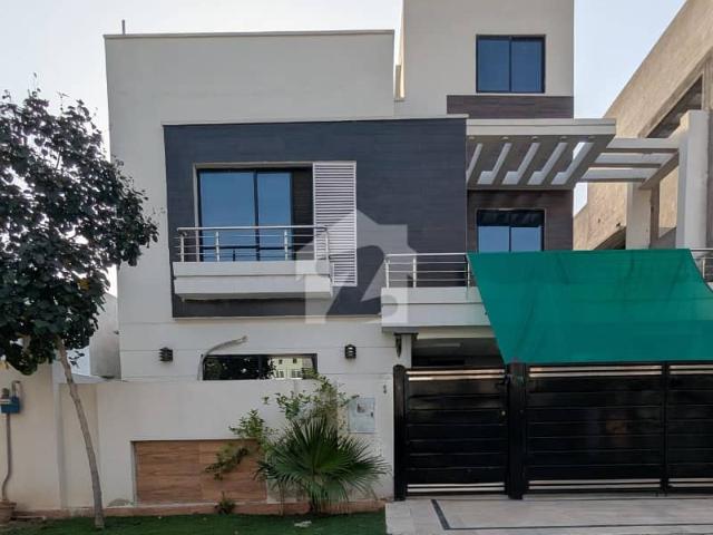 I sell 10 slightly used house in bahria orchard lahore phase 1