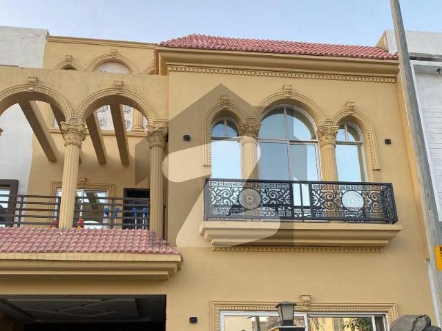 I sell 5 marla slightly used house in bahria orchard lahore. Phase 2. Price 1.55 crore Final