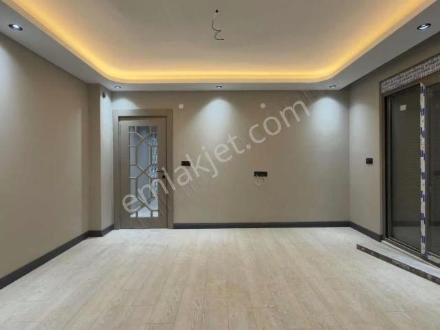 İskanlı Büyütmeleri Yapılmış 2+1 Sıfır Daire