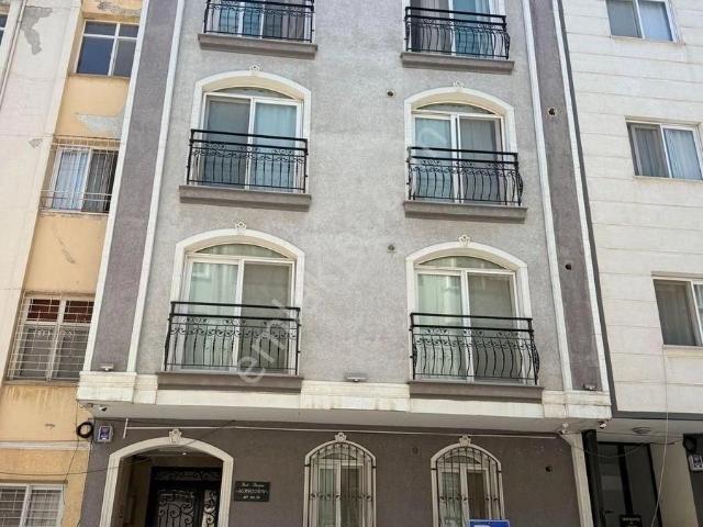 İskenderun Şehir Merkezi Doktorlar Caddesinde Kiralık 1+1 Eşyalı Daire