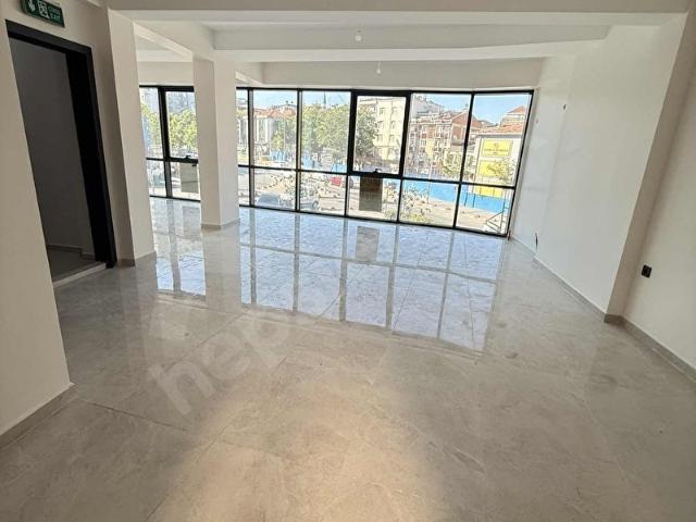 İsmail Ceylan'dan 75 m2 Cadde Üzerinde Sıfır İş Yeri
