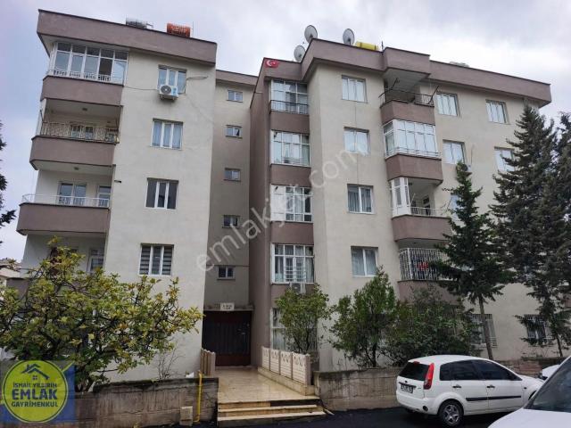 İsmail Yıldırım Emlak'tan Uzun Çarşı Arkasında 3+1 Kiralık Daire