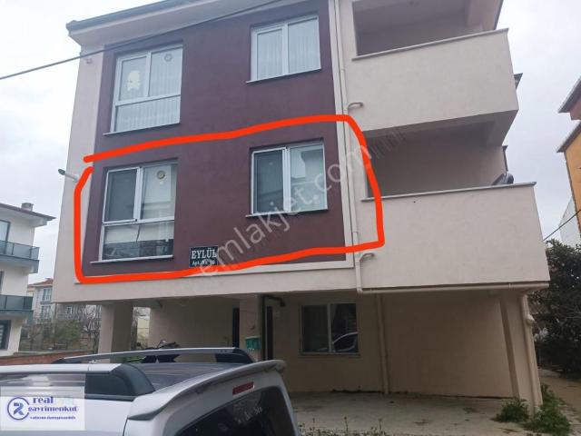 İsmet Paşa Havuzlar Cumhuriyet Parkı Yakını Satılık 1+1 Daire