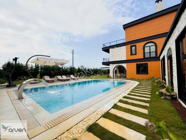 İtalya Esintili Mimari, Denize 1 Dk, Özel Eşyalı,lüks Villa