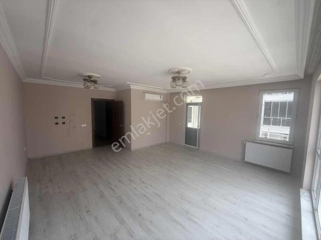 İtfaiye Kavşağı Üstünde 3+1 Ebeveyn Banyolu Kiralık Daire