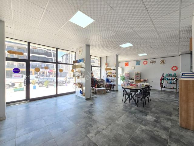 İşyapar'dan Küçük Kumköprü Cadd. Cepheli 142 M² Fırın Ruhsatlı Kiracılı Yatırımlık Dükkan