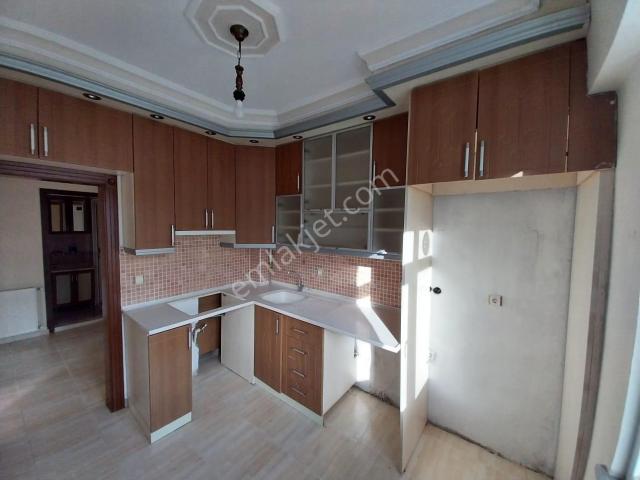 İzyap'tan Selimiyede 80m2 2+1 Bağımsız Mutfaklı Satılık Daire