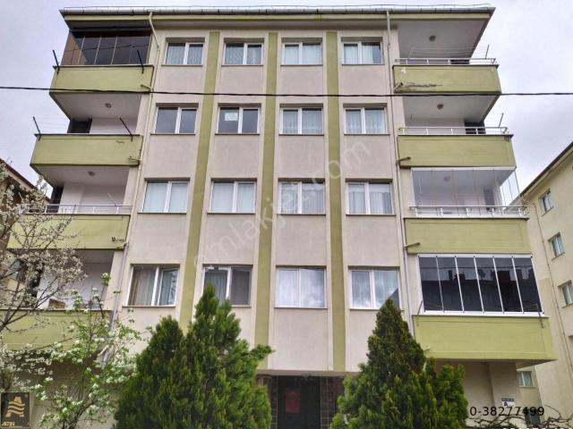 İzzet Baysal Mah. Ara Kat Merkezi Konum 3+1 Satılık Daire