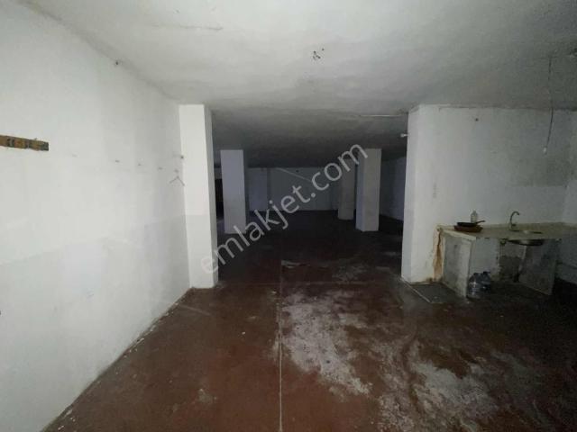 İz Yapı İnş.merkezi Konum Kiralık Dükkan
