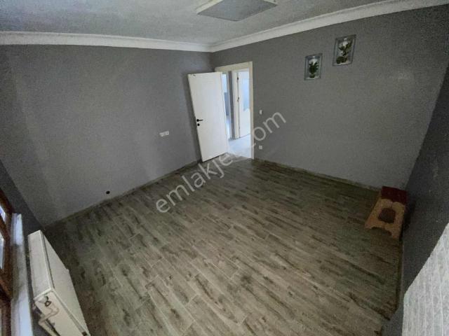 İz Yapı İnş.merkezi Konum Kiralık Yüksek Camlı Bahçe Katı
