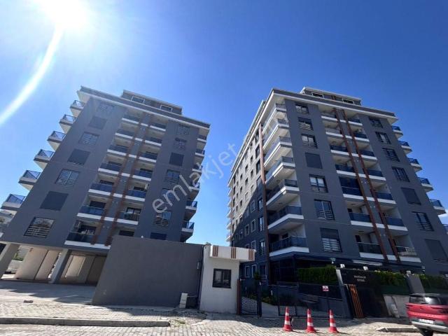 İzban Tramvay Hasthaneler Yakını Havuzlu Geniş 3+1 Kiralık Daire