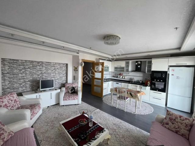 İz'den Pınar'da 220 M² 3 Cephe Açık Mutfak 4+1