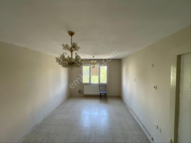 İzkent'te 2+1 80m2 D.gazlı Arakat