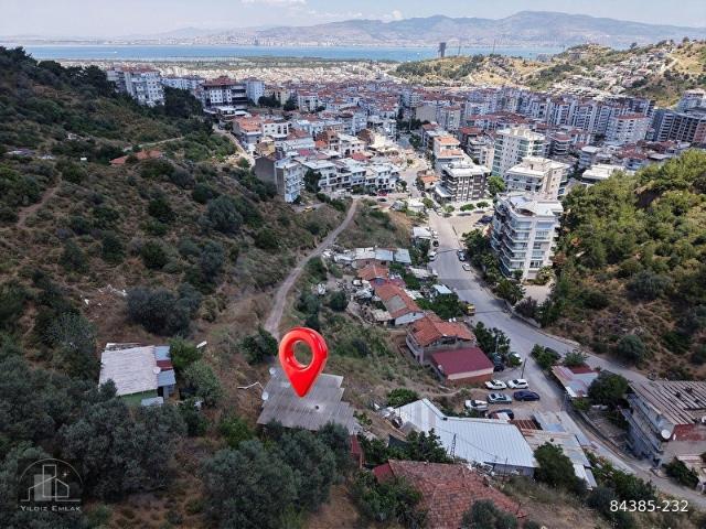 İZMİR BALÇOVA TELEFERİK MAHALLESİ'NDE SATILIK ARSALI MÜSTAKİL EV