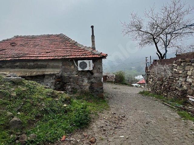 İZMİR BERGAMA YUKARIKIRIKLAR KÖYÜNDE SATILIK ARSA