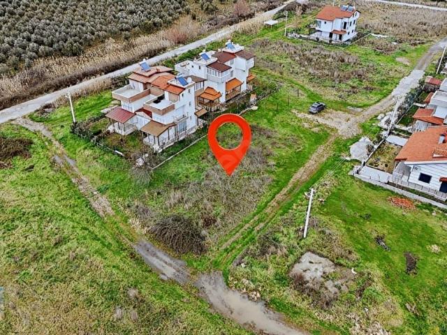 İZMİR DİKİLİ CANER KENT SİTESİNDE SATILIK KÖŞE ARSA
