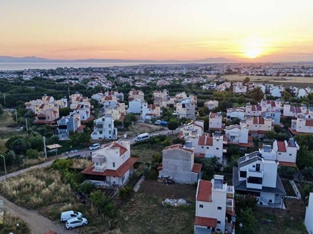 İZMİR DİKİLİ GAZETECİLER SİRESİNDE SATILIK ARSA
