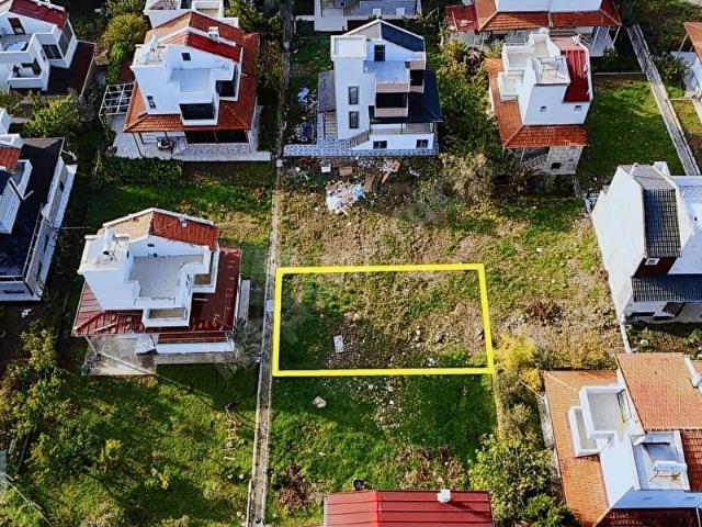 İZMİR DİKİLİ SALİHLERALTI GAZETECİLER SİTESİNDE SATILIK ARSA