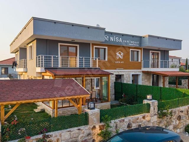 İZMİR FOÇA BAĞARASINDA MÜSTAKİL BAHÇELİ SIFIR LÜKS SATILIK DAİRE