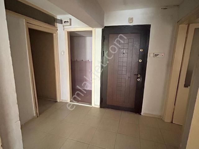 İzmir Konak Karataş Ta Mithatpaşa Cadde Üzeri Satılık 2+1 Daire