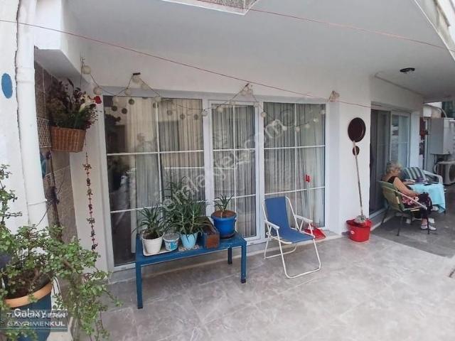 İzmir Susuzdede Parkı Yakını Satılık 3+1 Bakımlı Ve Bahçelidaire