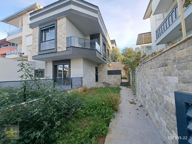 İZMİR SEFERİHİSAR ÜRKMEZ MERKEZ DE SATILIK 2+1 VİLLA