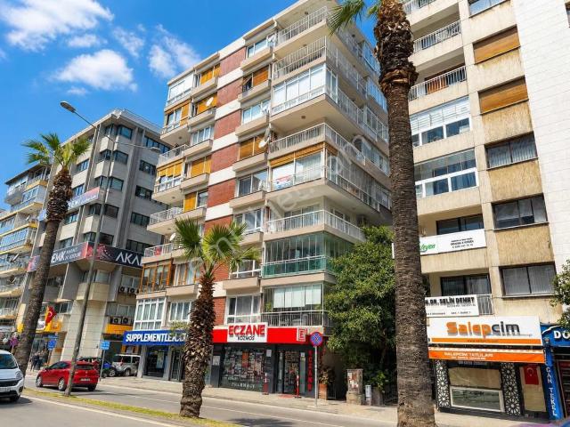 İzmir Alsancak Talatpaşa Bulv. 3+1